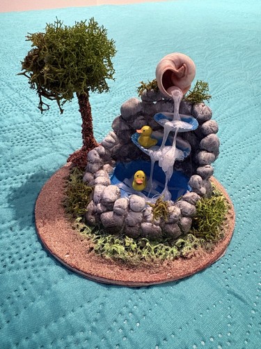 Scultura natura laghetto con